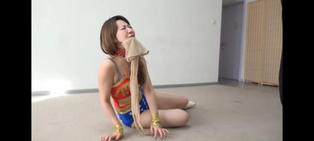 伊娃EVA主演 团缚 蟹腿缚 驷马脚趾缚 人鱼股绳缚 电击 挠脚心 虐口 口水收集喝掉 鞭打 定身折磨 剧情丰富-5 伊娃EVA主演 团缚 蟹腿缚 驷马脚趾缚 人鱼股绳缚 电击 挠脚心 虐口 口水收集喝掉 鞭打 定身折磨 剧情丰富-5