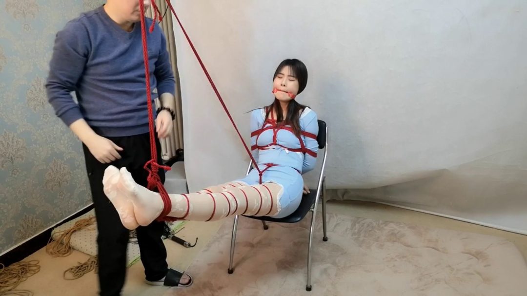 佳倩 温柔 甜美 被绑架 小艾姆 调叫 挠痒 打舌钉美少女-6