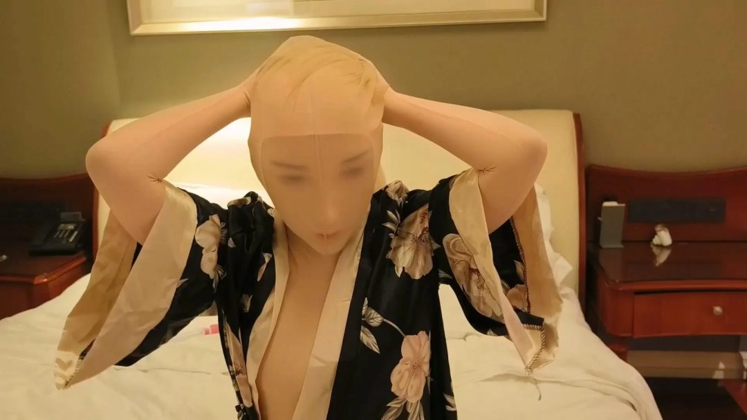 【梦的kigurumi】丝袜套头的双层面具体验-1