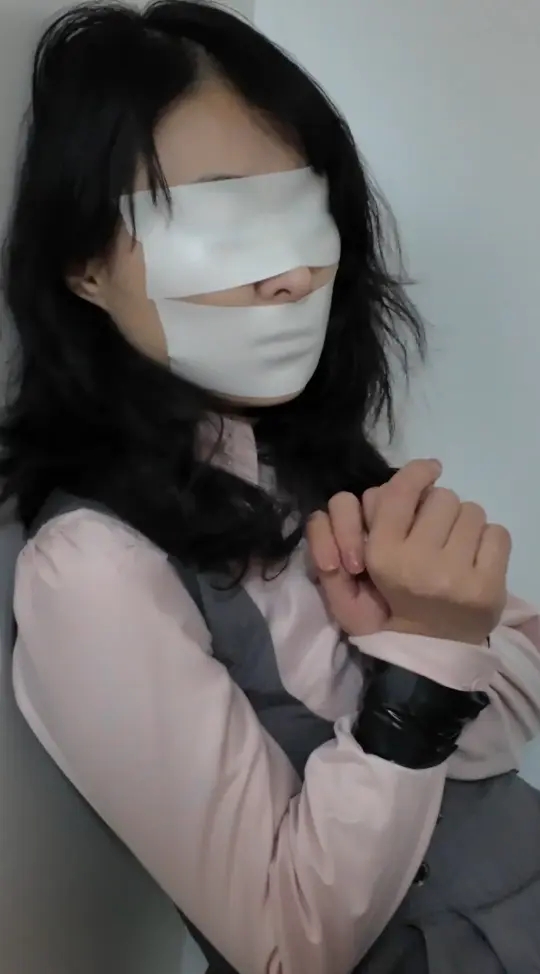 欲求不满的姐姐又让把她捆起来 橱柜放置-3