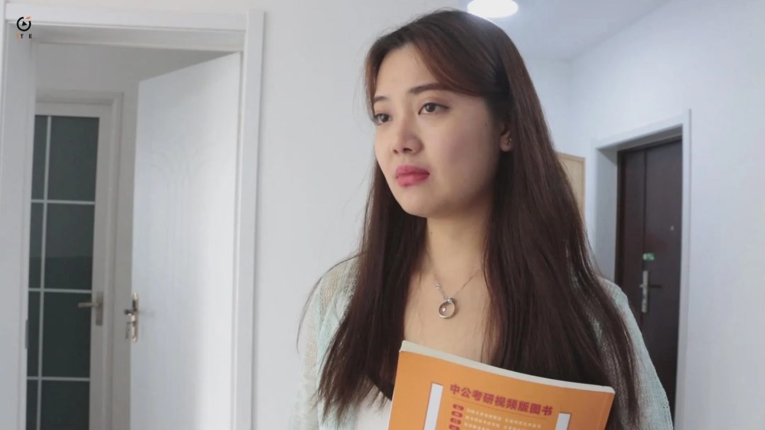 【得意客定拍】《古怪的家庭教师》少有的熟女类型模特的尝试，如此家教何愁学业不成？-5