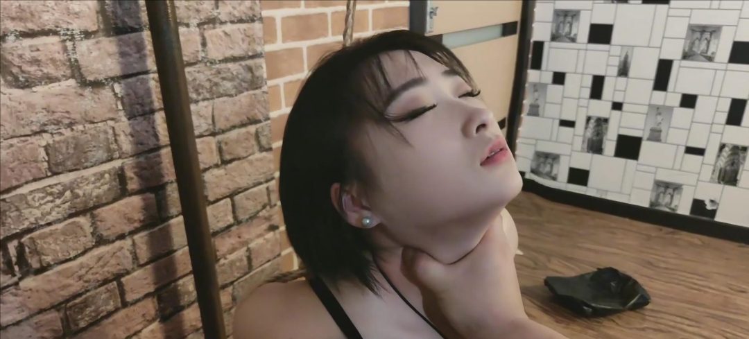 模特颜颜 露脸 跪姿 强高 挠痒 滴蜡 口球 身材绝了-3