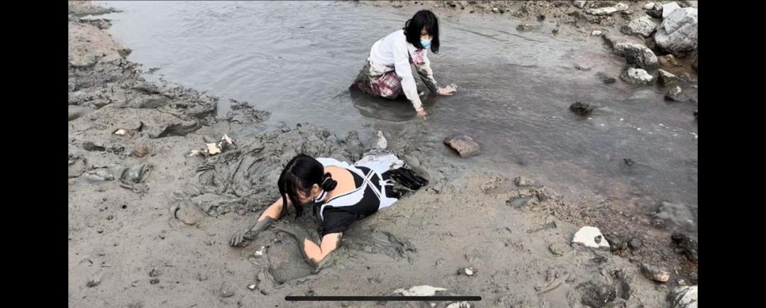 女仆装+jk 双人滩涂玩耍玩泥-5