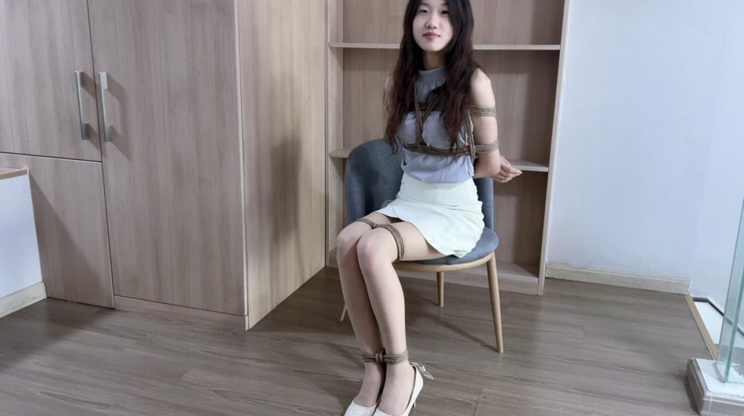 甜美丹丹韩系职业装二次约绑实拍记录-3