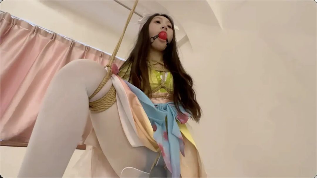 【COS娜可露露】今天有人一起开黑吗？我玩娜可露露-6