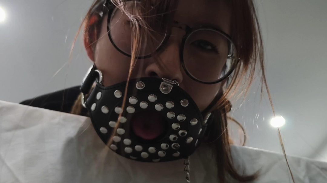 模特 小澜 这是小澜第一次尝试深喉口球 不停的干呕和流口水 希望各位会喜欢 后面有裸足福利 马桶口塞-5