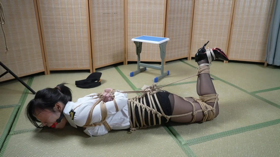 【紧缚挑战第一期】【定拍】【嗷嗷】白色女搜查官制服,绳索束腰紧密捆绑!看完绝对不会失望!后续放过程-3 【紧缚挑战第一期】【定拍】【嗷嗷】白色女搜查官制服,绳索束腰紧密捆绑!看完绝对不会失望!后续放过程-3