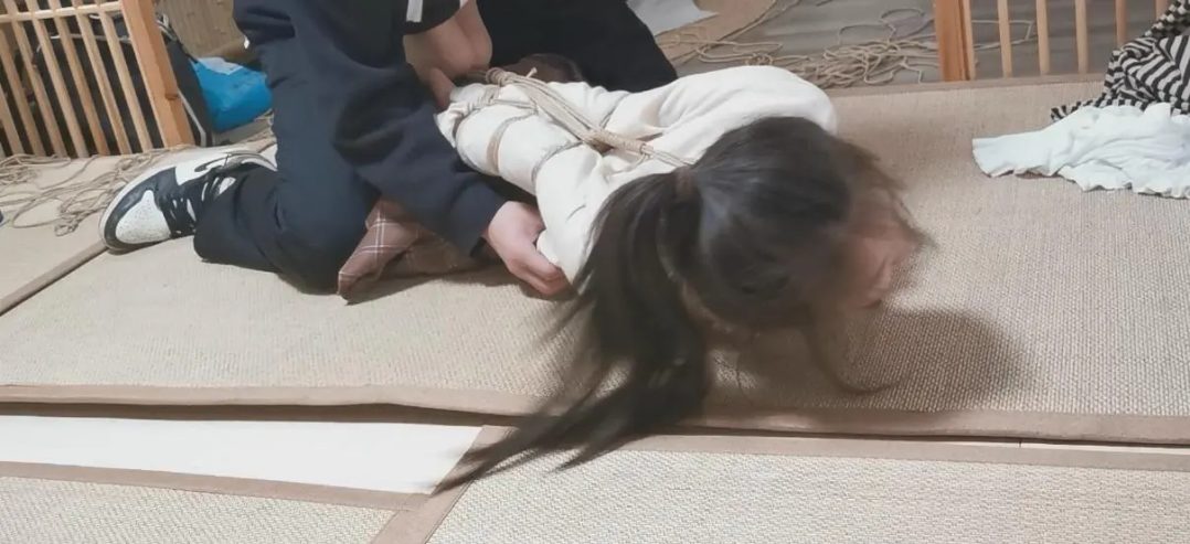 奥特曼也很酷 ：5个新妹子合集！-16