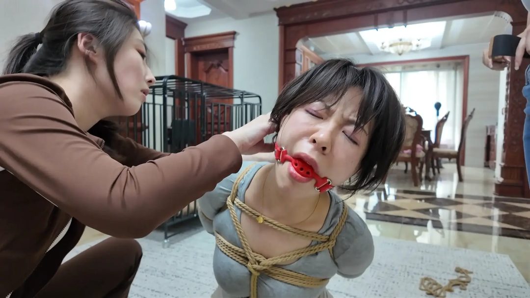 《旅途噩梦》第2集 南清施展美人计离间夫妻 逐个击破后米粒被南清雨诺肆意羞辱-11