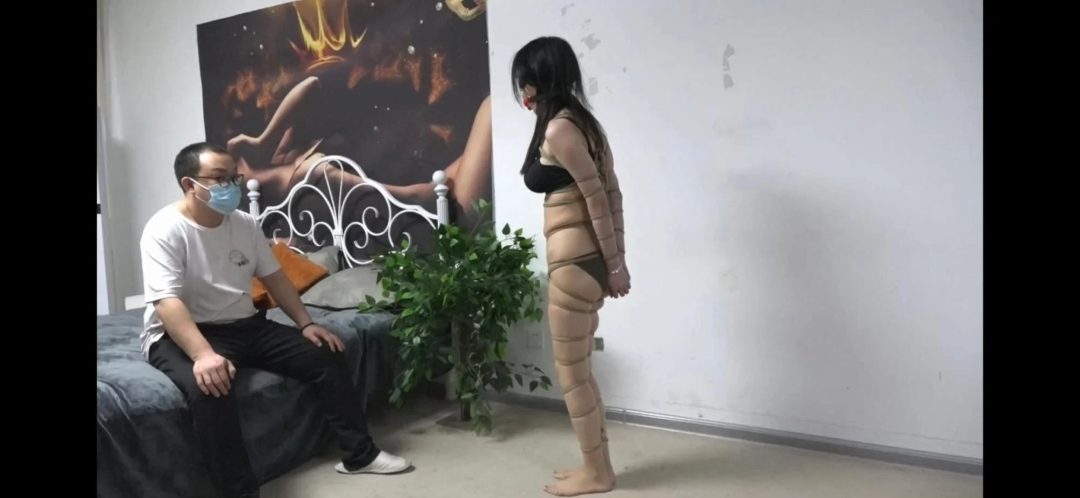 【逍遥工作室订拍作品】女王的遭遇 2-10