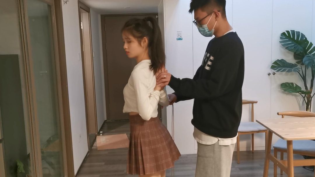 奥特曼定拍：美少女小郭极限后手观音驷马超长时间放置，把妹子绑崩溃了-3