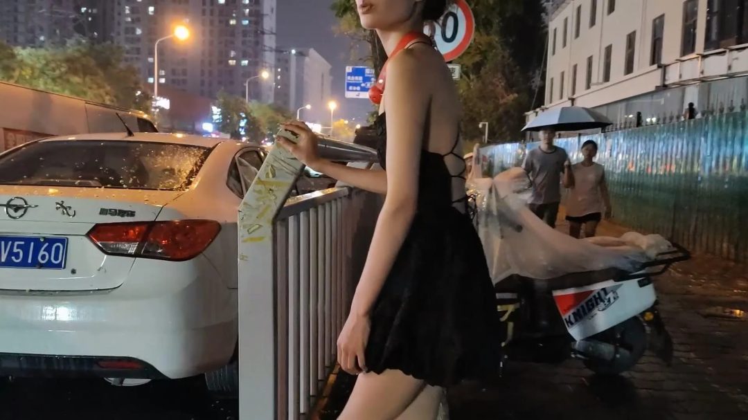 一绳所爱定拍，陈婧舒户外，10cm高跟，扎带捆拇指，散步逛街戴口球-9