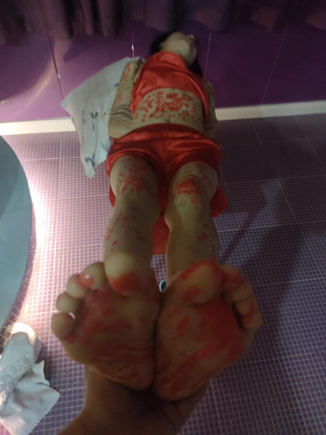 《人妻的噩梦》2 红肚兜情趣内衣+棉被包裹+强制拘束-7