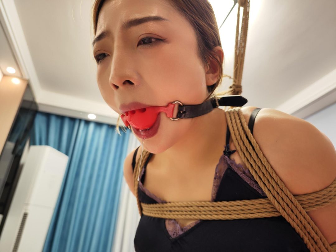 佳佳m腿立吊-1