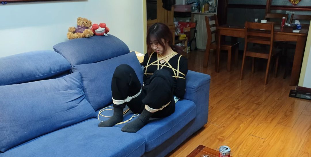 大一小锦试拍 捆绑 分腿驷马-3