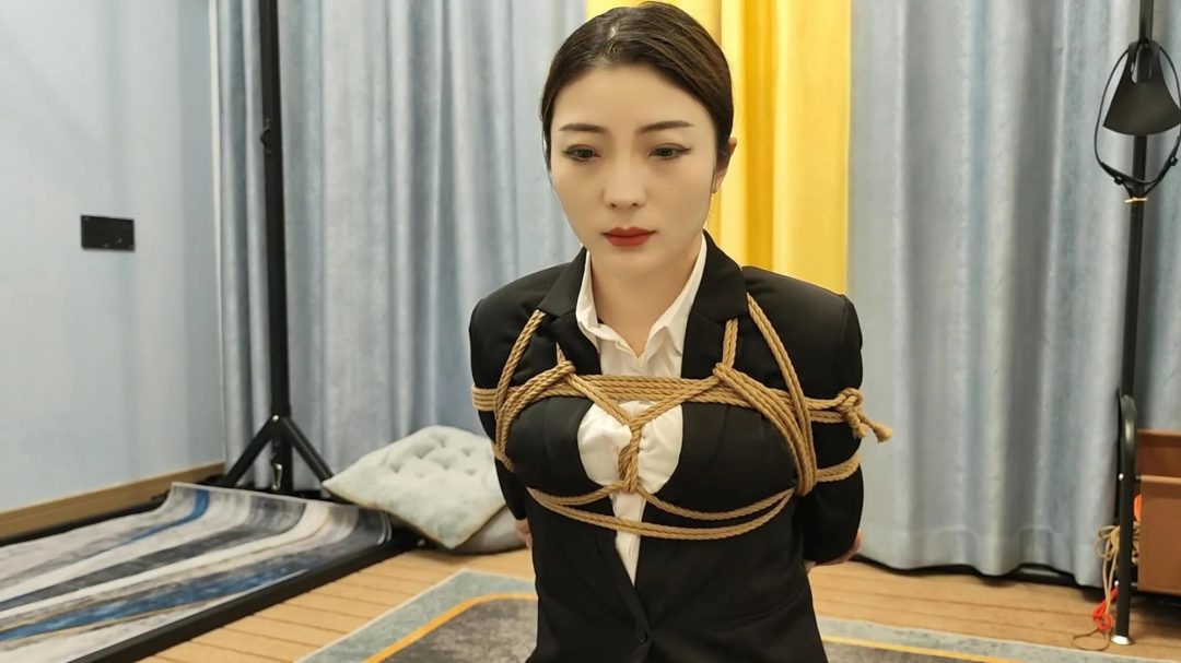 客户体验系列之三上集 日式紧缚 笼子 捆绑 高手紧缚，鞭打 各种鞭打 任何分腿缚-1