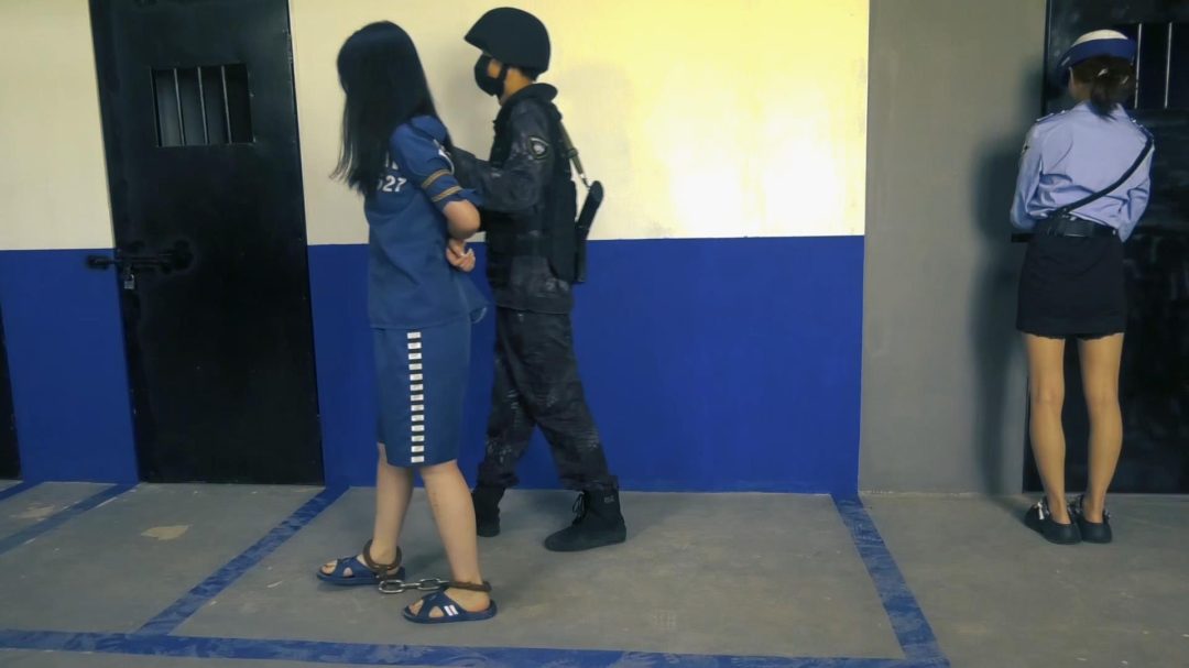 新场地定拍转公映《绝色深渊》两名年轻貌美的女孩因金钱的贪婪走向深渊-9