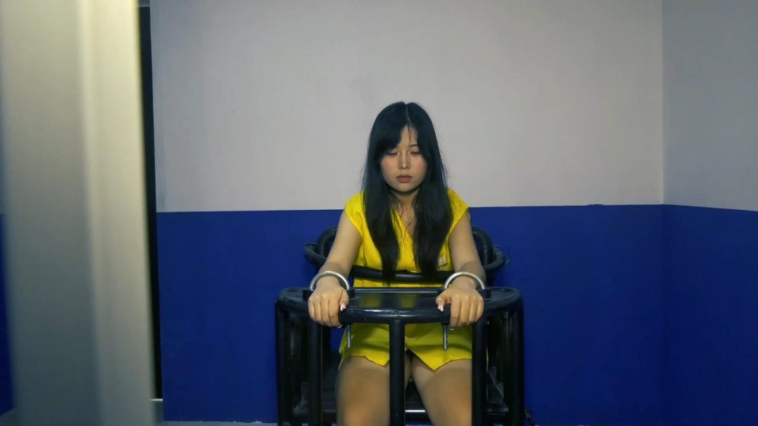 新场地定拍转公映《绝色深渊》两名年轻貌美的女孩因金钱的贪婪走向深渊-5