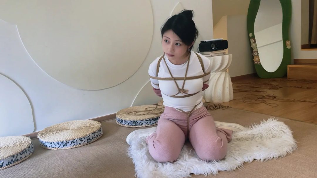 清纯小美女紧缚定拍—学生时代白月光的长相，身材出色，声音也非常好听的小姐姐，美的特别自然-7