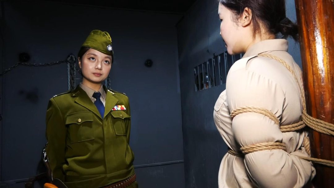 【影视级女烈大片】定拍转公映《卧底忠魂》 卧底苏晴将获取的布防图传递给接头人林溪时不慎被军统抓捕两人经历各种酷刑英勇就义-6