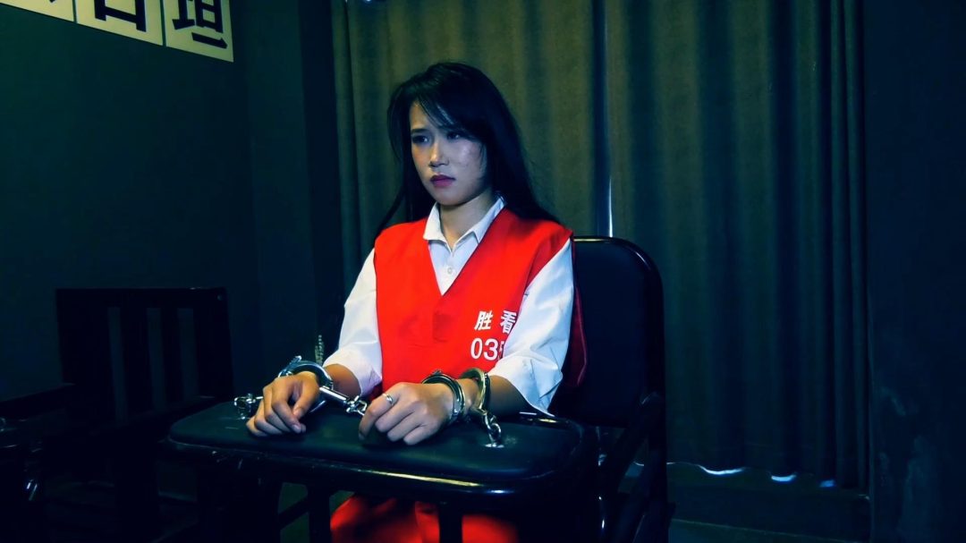 定拍转公映《深渊姐妹花》上集 谢雨欣为保护 妹妹主动扛下妹妹在她房间被捕-6