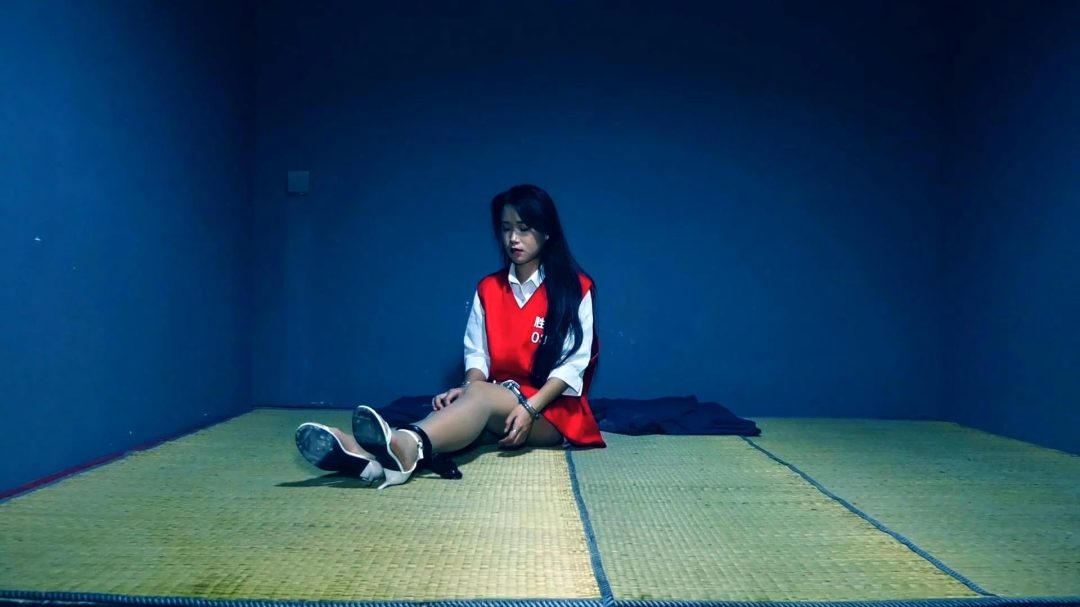 定拍转公映《深渊姐妹花》上集 谢雨欣为保护 妹妹主动扛下妹妹在她房间被捕-7