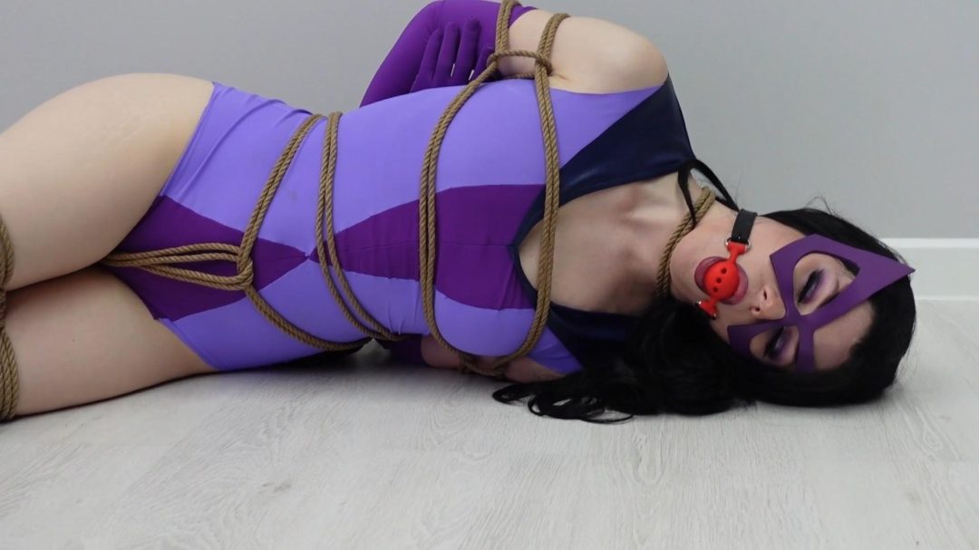 Huntress bound and gagged-3