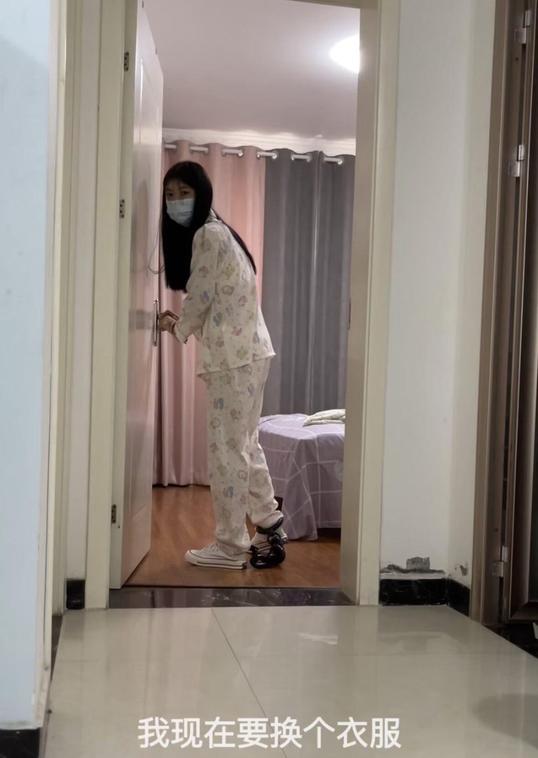 在大街上钉死11斤脚镣的女生（下）完结-4