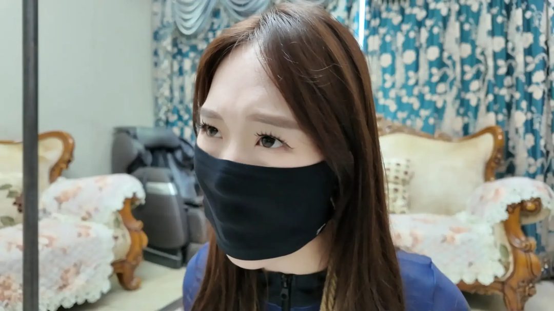 《福美礼品店·危险来袭！台词多了点的杀手小姐》【蒙面美女】【多重封嘴】【紧身油丝】【跪缚放置】-7
