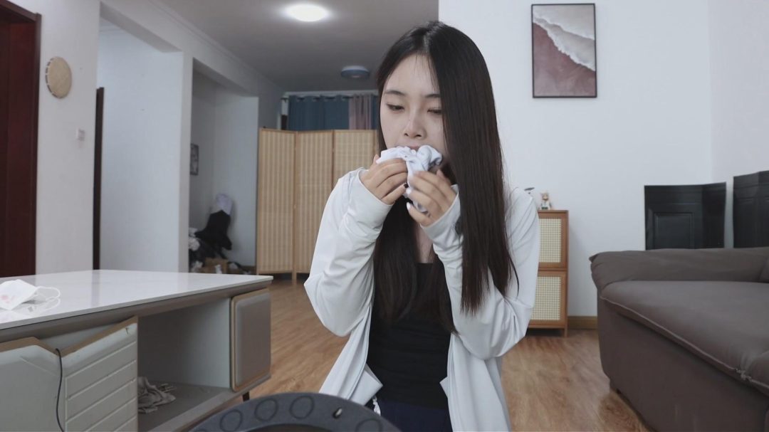 【绝美新人】【得意客定拍】《直播陷阱》清纯系绝美新人模特青辞，叼着自己的原味白袜在做直播！小家伙，你掉进陷阱了！-6