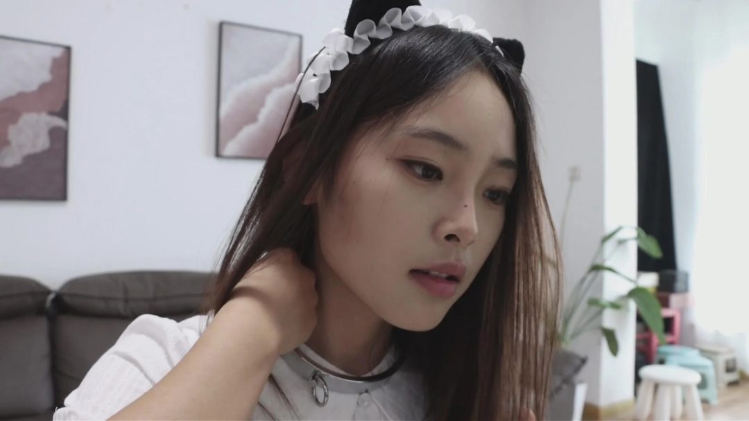 【绝美新人】【得意客定拍】《直播陷阱》清纯系绝美新人模特青辞，叼着自己的原味白袜在做直播！小家伙，你掉进陷阱了！-7