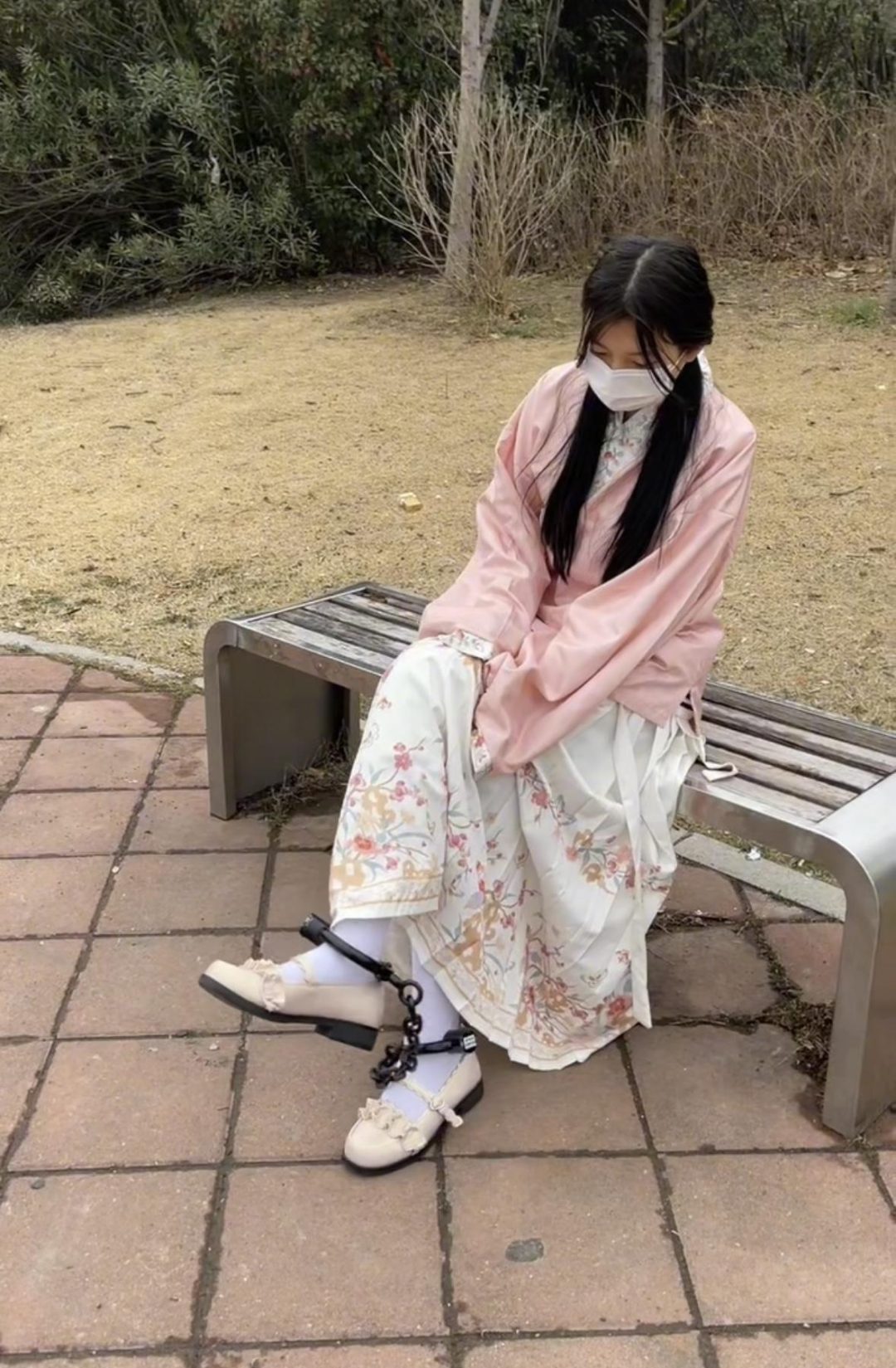 18岁女高的四天镣铐生活（1）初封脚镣，不适应的生活改变-6