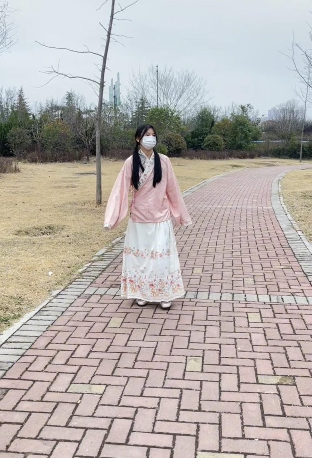 18岁女高的四天镣铐生活（1）初封脚镣，不适应的生活改变-7