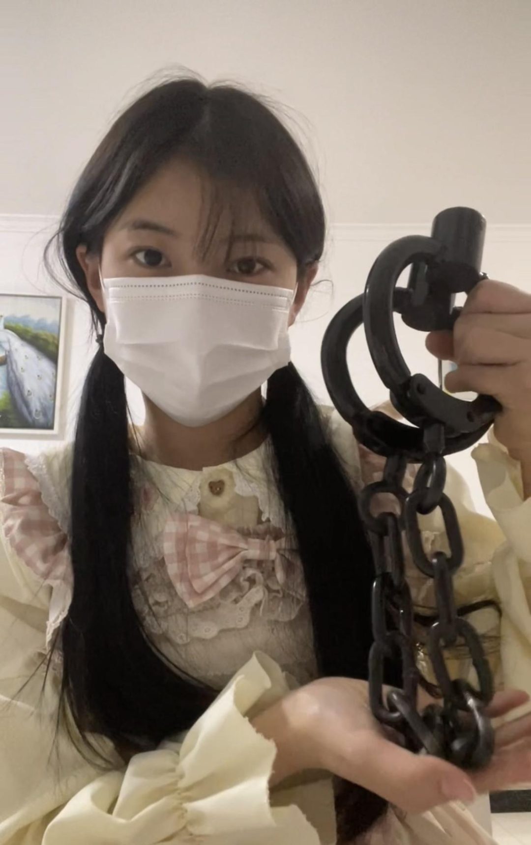18岁女高的四天镣铐生活（1）初封脚镣，不适应的生活改变-2
