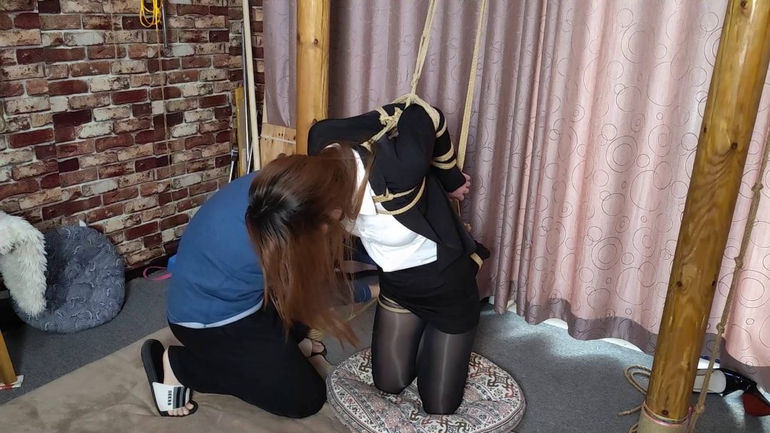 艾琳 西装直臂的销售员-2