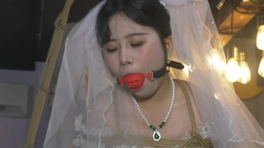 会所里捆绑婚纱女M-4
