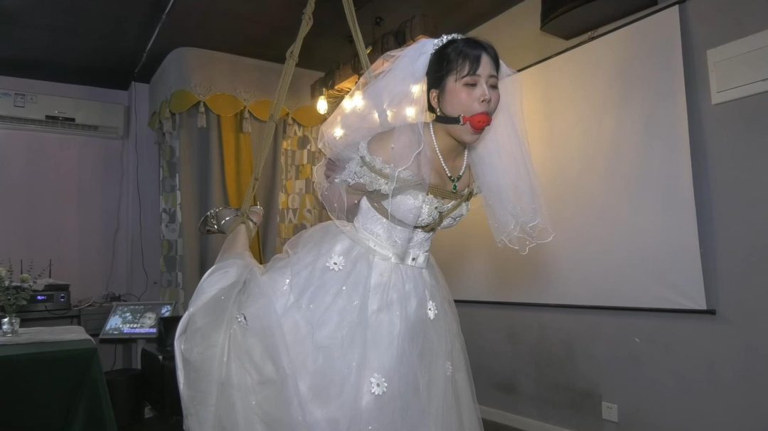 会所里捆绑婚纱女M-2