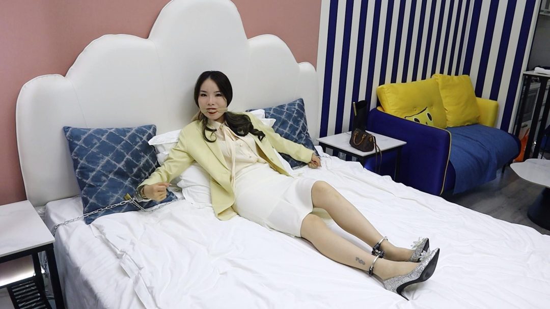 趾间艺束工作室 空姐笑笑被 TK 挠脚心TK 手铐脚铐脚镣 丝袜肉丝咖丝-4