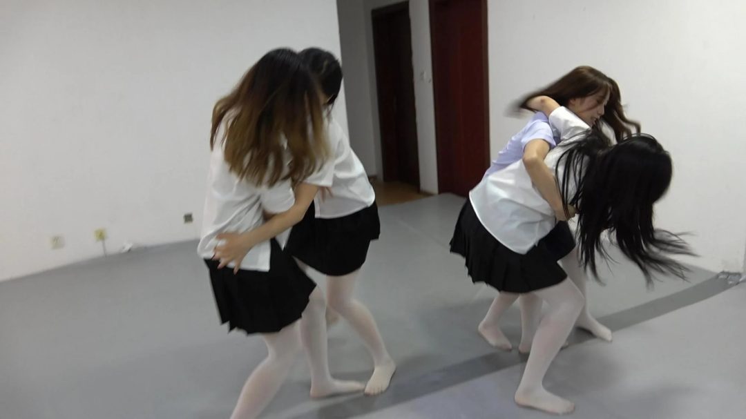 四女争斗-7