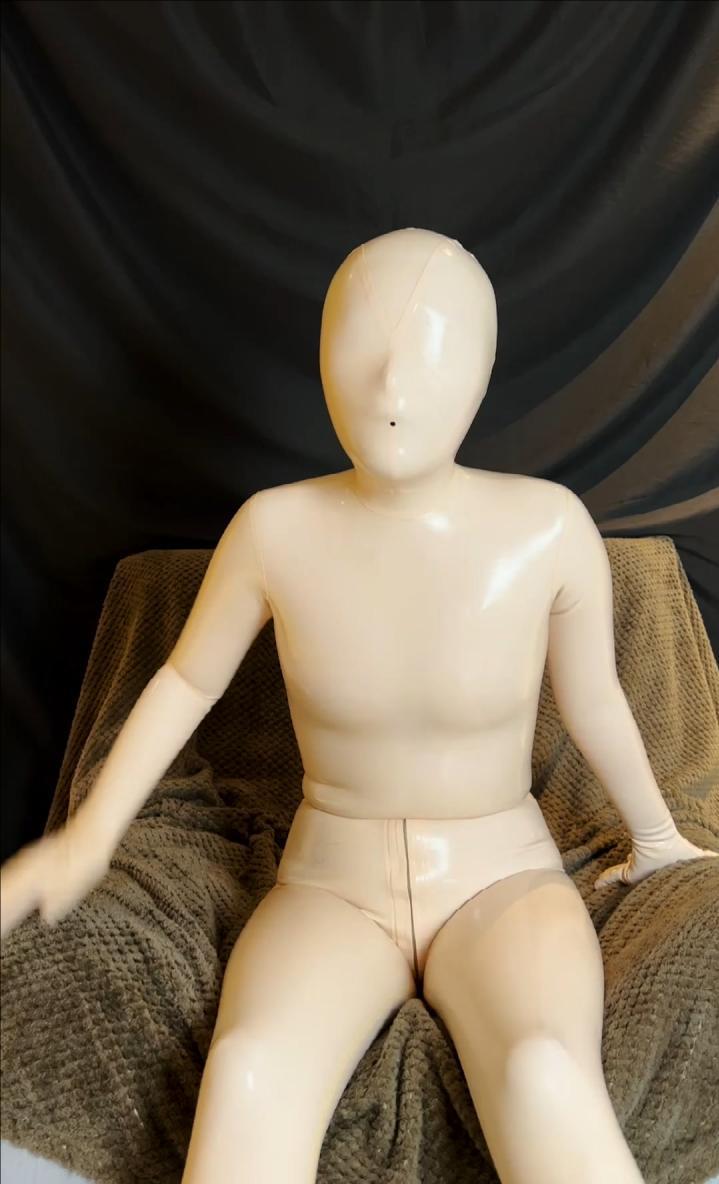 穿着乳胶ZENTAI全包紧身衣的直播录播第4部-7