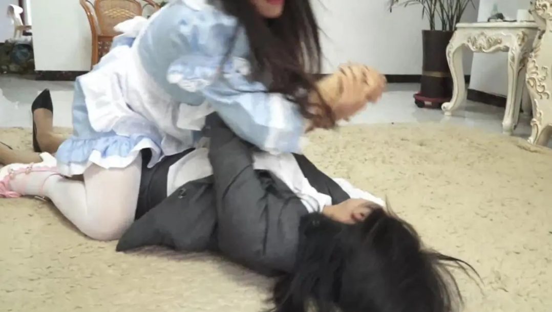 [被子的囚禁 - 上] 女女、美腿、白丝、女仆装、堵嘴、调教、被子全包、Cosplay-4