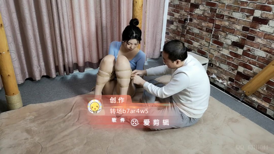 伊人 蓝裙吊手&膝盖跪地-3