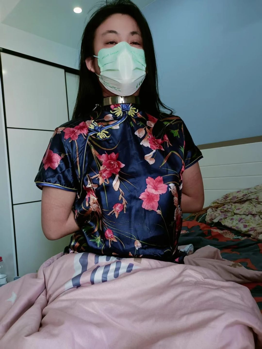 旗袍女被折磨第七章 项圈手铐 脚镣 皮鞭-9
