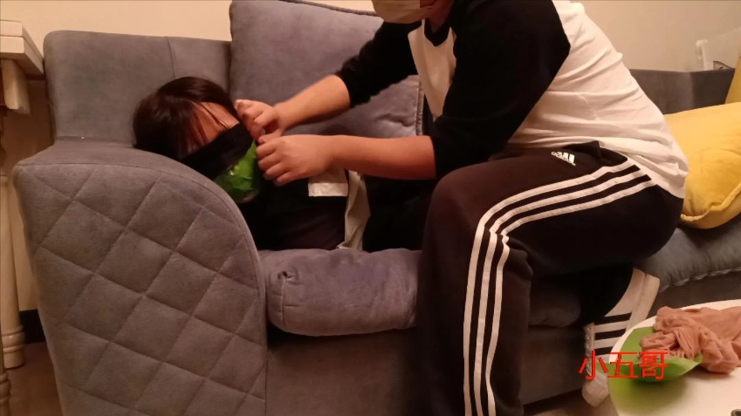 两位小妹的捆绑堵嘴合集第一部-4