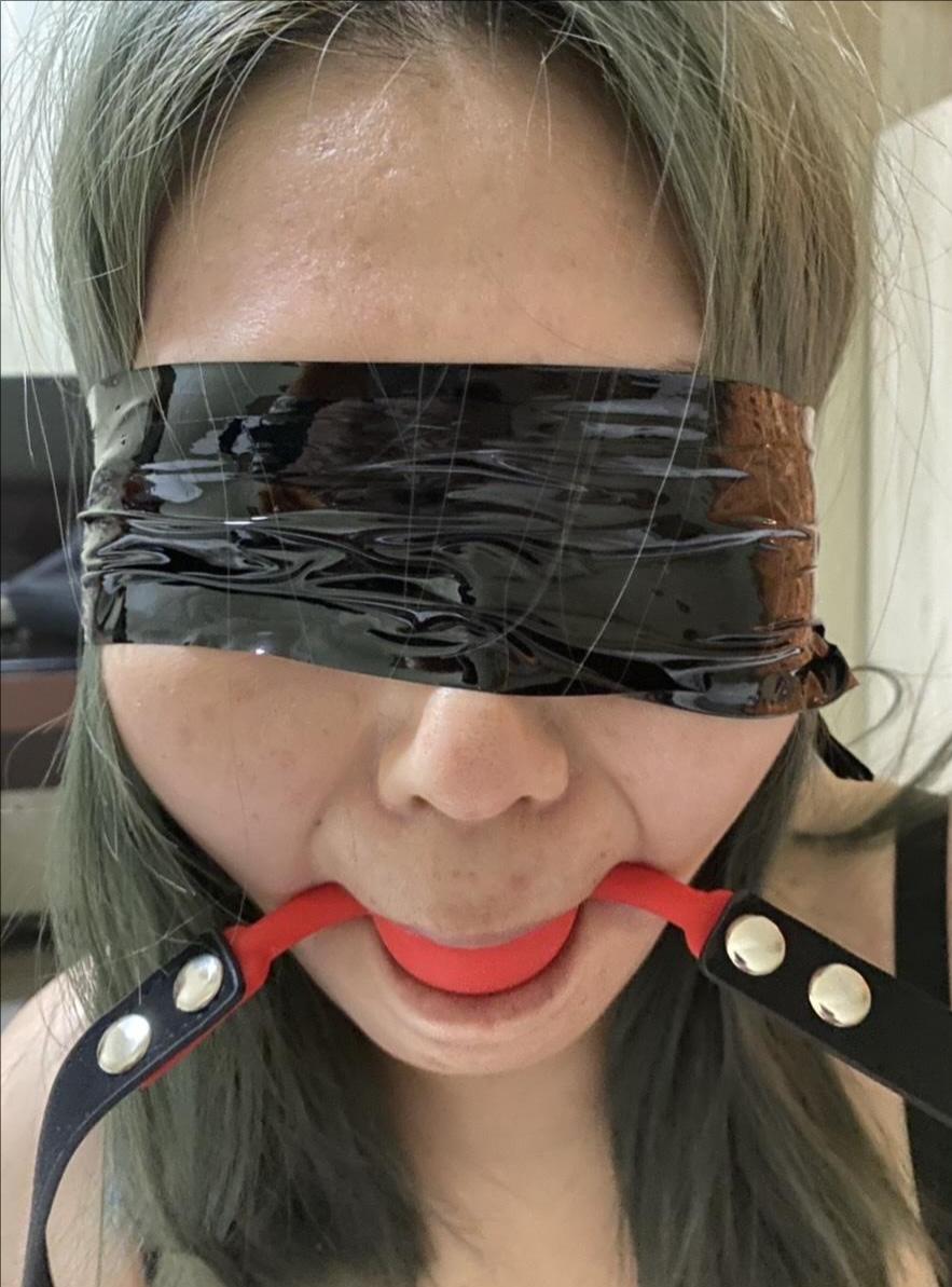 穿粉丝袜的女网红歆艺-2