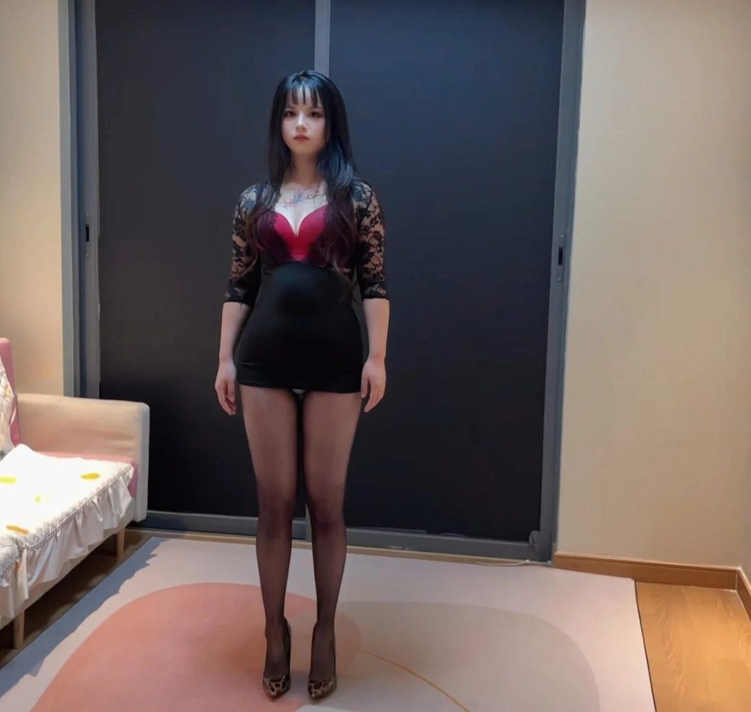 同好说为什么不全程带5.5口球紧缚拍摄 我想说能带上5.5口球已是极限 长时间带着下巴会脱臼 嘿嘿-11