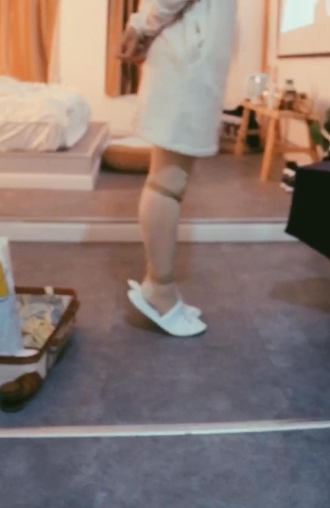 女朋友并腿缚行走-2