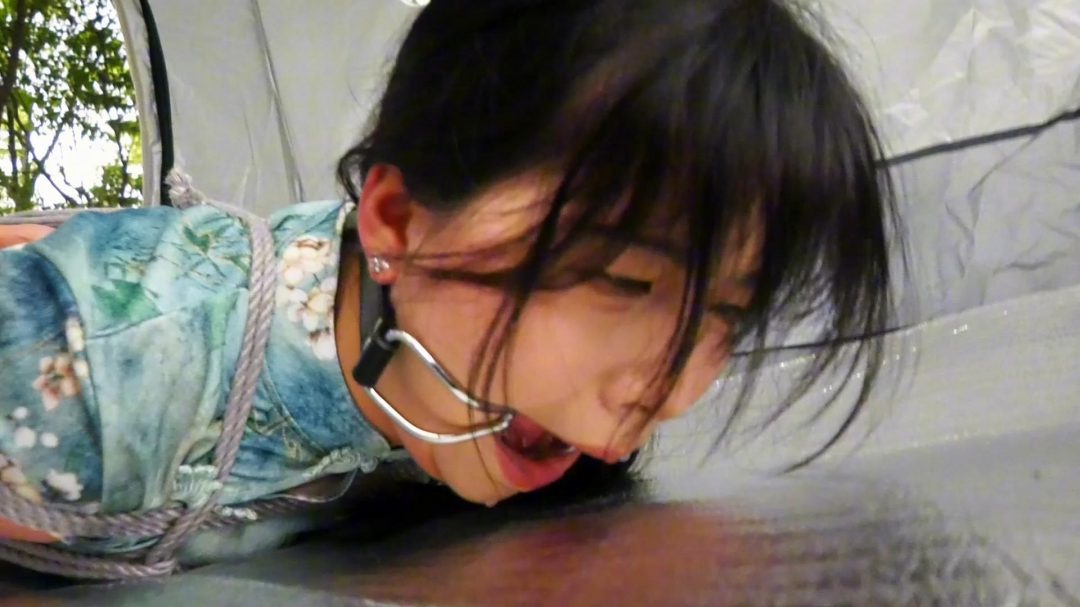 女M的野外训练-7