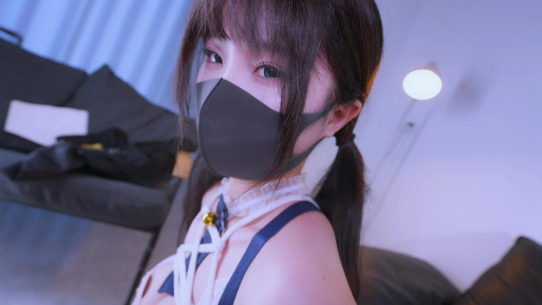 《同学的后妈2》童颜巨乳钢牙妹！！从天亮调教到天黑，上门的技师竟然是同学的后妈…乳头电击开发器+钢牙开口器+单手套+一字开腿+女本位诱惑-8