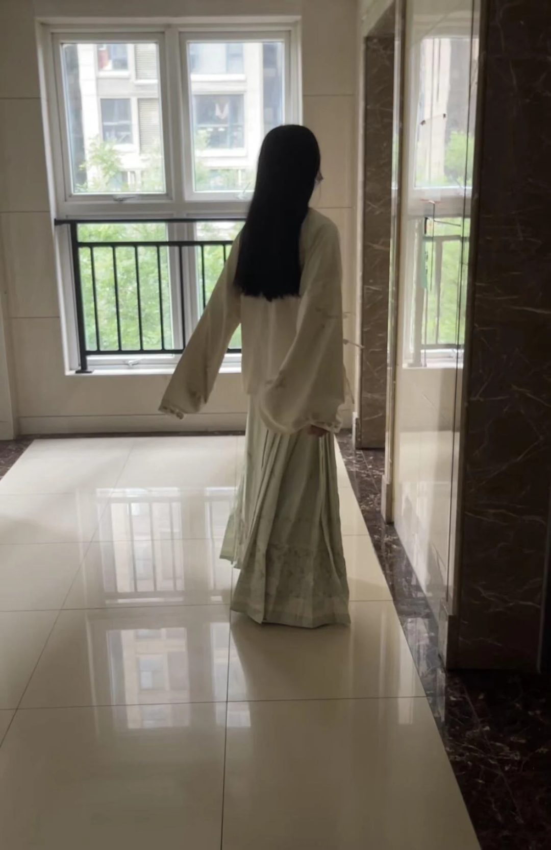 在大街上钉死11斤脚镣的女生（上）-4